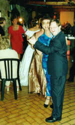 Dancing2.jpg (355631 bytes)